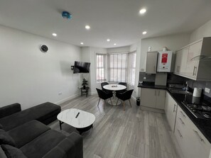 Private kitchen - Ilford Luxury Flat 3 (Ilford)