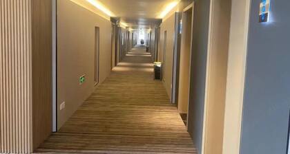 Wanjia Zhenxuan Hotel (long distance bus station)