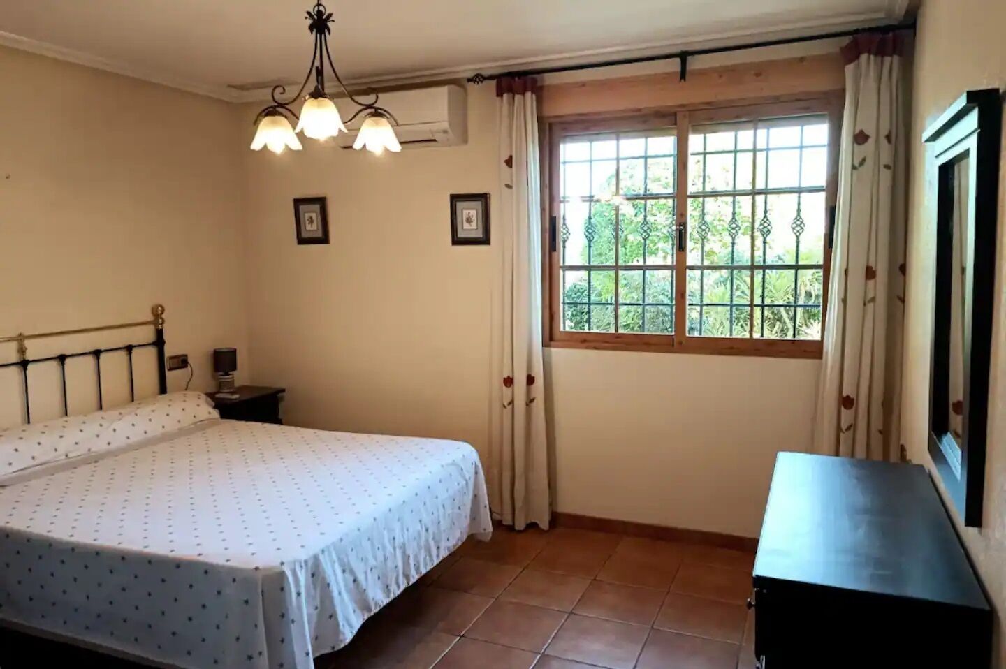 7 bedrooms, iron/ironing board, free WiFi, bed sheets