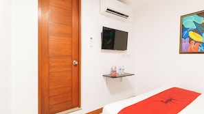 Room - Reddoorz @ Guest Hotel Passi City Iloilo (Angeles City)