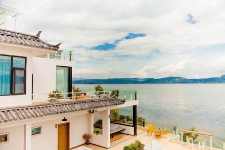View from property. Dali Huayue Fanxing Sea View Inn