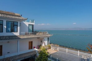 View from property - Dali Huayue Fanxing Sea View Inn (Dali)