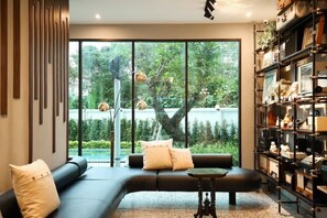 Ảnh chưa phân loại, 3 trong số 13 ảnh, nút