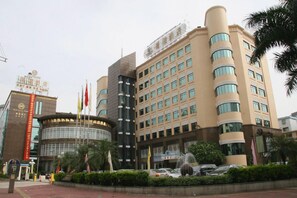المنشأة من الخارج