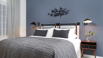 Classic Apartment, 1 King Bed (Self Check-in with Virtual Front Desk) | Individually decorated, individually furnished, iron/ironing board