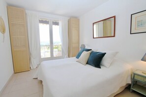 3 Schlafzimmer, Schreibtisch, BĂŒgeleisen/BĂŒgelbrett, Reisekinderbett