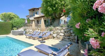 Belle villa au calme, piscine, 6 personnes, vue mer, climatisée, jacuzzi