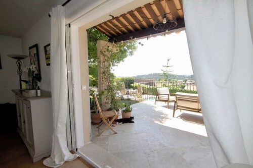 Beautiful quiet villa, sea view, air conditioner, jacuzzi