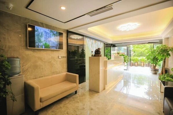 Interior - Douser Hotel (Zhangjiajie Lishui Square Tusicheng) (Zhangjiajie)