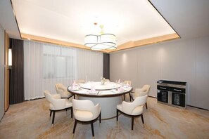 Restaurant - Burqin Tourist Hotel (Burqin)