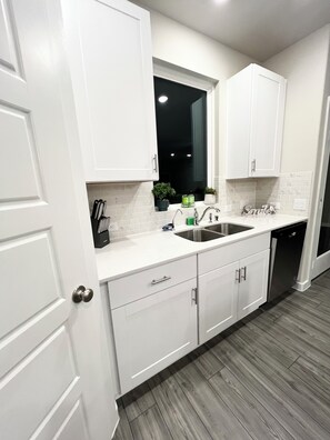 Fridge, microwave, oven, stovetop - Home sweet home with 4 bedrooms/2.5 baths and 8 beds.  (Houston)
