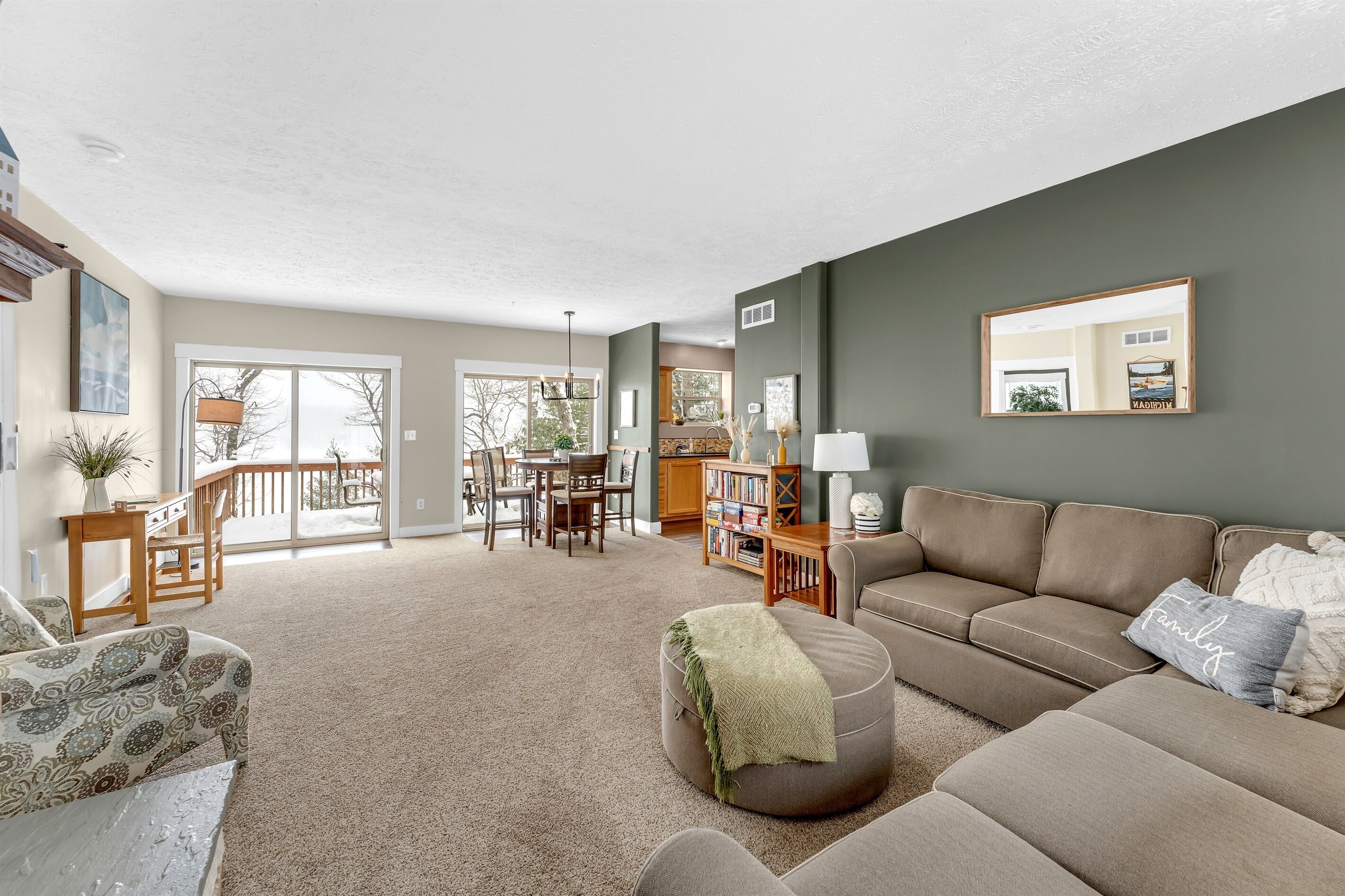 Smart TV, fireplace, DVD player, books