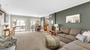 Smart TV, fireplace, DVD player, books