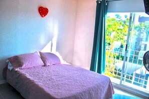 2 bedrooms, iron/ironing board, WiFi, bed sheets - Confort Condo with semi-Olympic pool, Wifi, AC, Grill, Balcony, Garden   (Playa del Carmen)