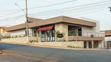 Fachada da propriedade