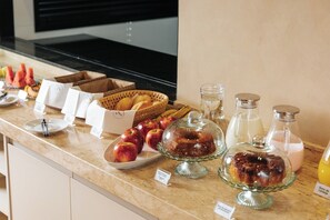 Desayuno bufé gratuito y diario