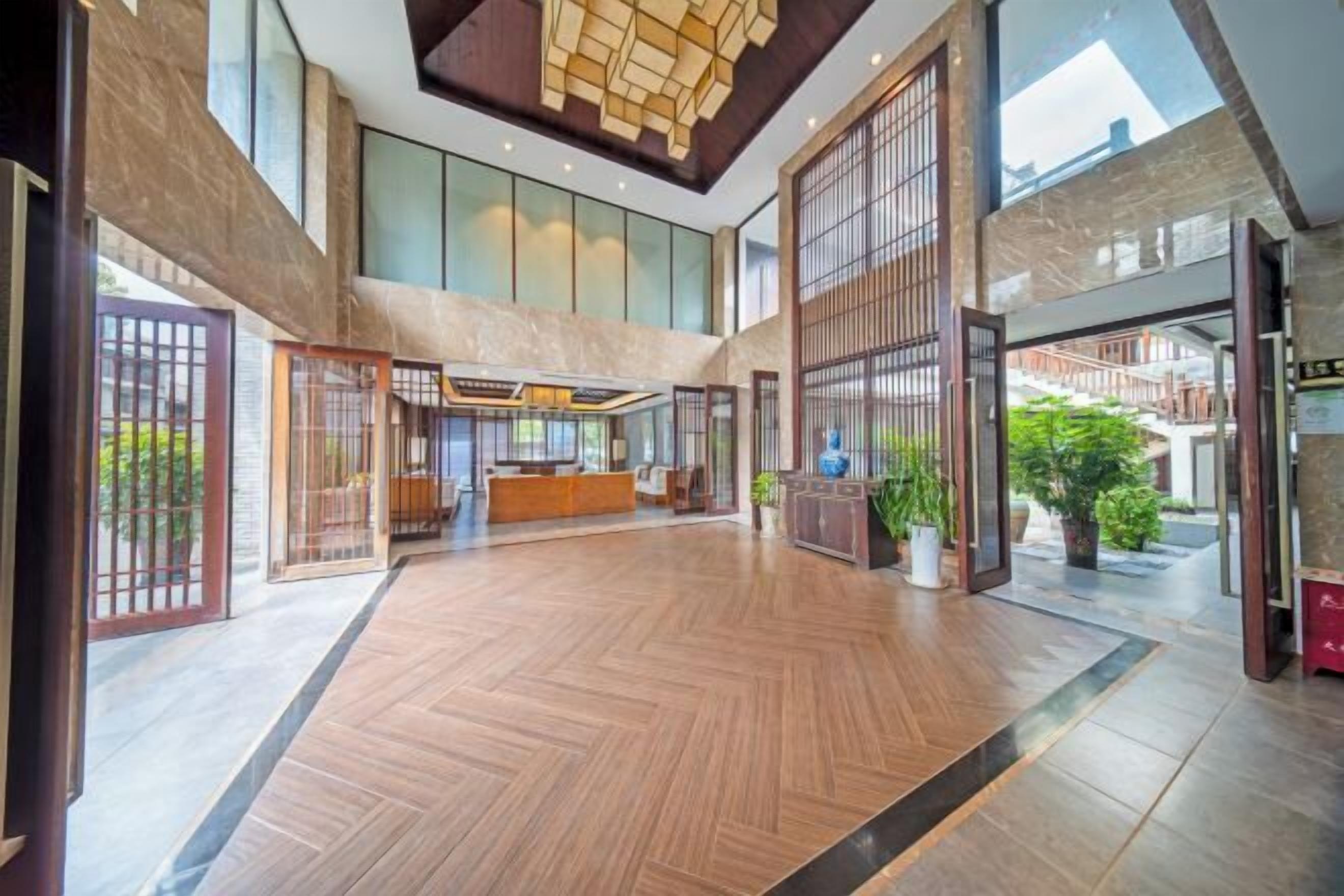 المنشأة من الداخل