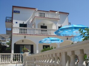 Exterior - Villa Sofija, Bed and Breakfast 300 Meter zum Strand mit Eigenem Parkplatz (Grebaštica)