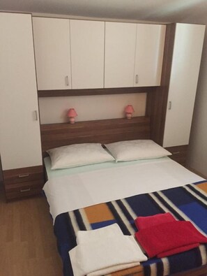 8 Schlafzimmer, WLAN, Bettwäsche