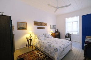 4 bedrooms, Internet, bed sheets