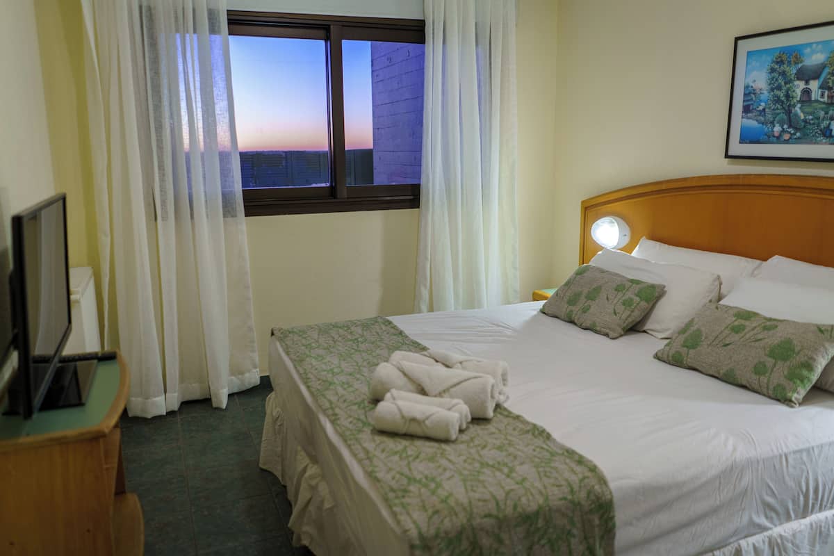 Superior Double Room | 1 bedroom, in-room safe, free cribs/infant beds, free WiFi