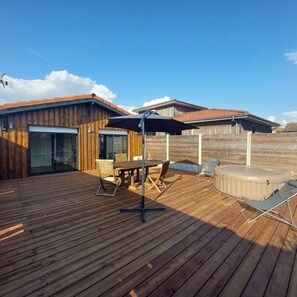 Outdoor dining - le Petit Coin Tranquille (La Teste-de-Buch)