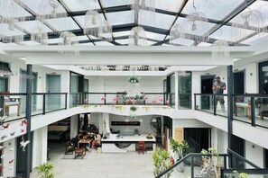 Interior - Hotel Du Temps Perdu (Dali)