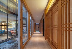 Interior - Lugu Huzi yueshanshe Inn (Ninglang)