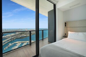 Luxury Apartment, Balcony, City View | 1 bedroom, free WiFi, bed sheets - Bayfront View Downtown Miami Apt (Miami)