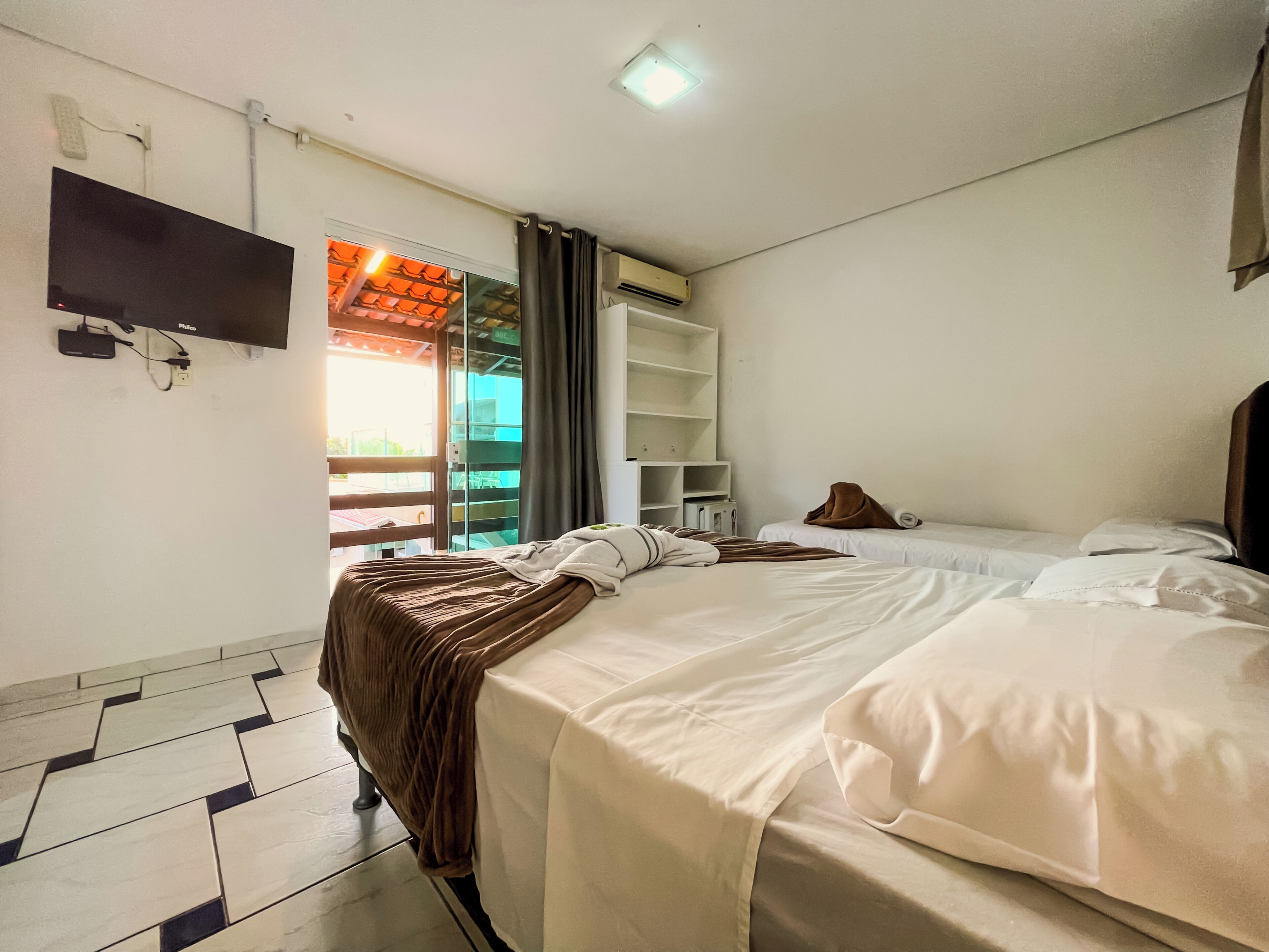 Habitación cuádruple superior, varias camas | Wifi gratis