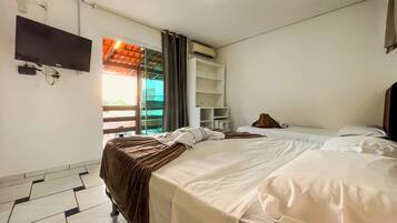 Habitación cuádruple superior, varias camas | Wifi gratis