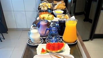 Free daily buffet breakfast