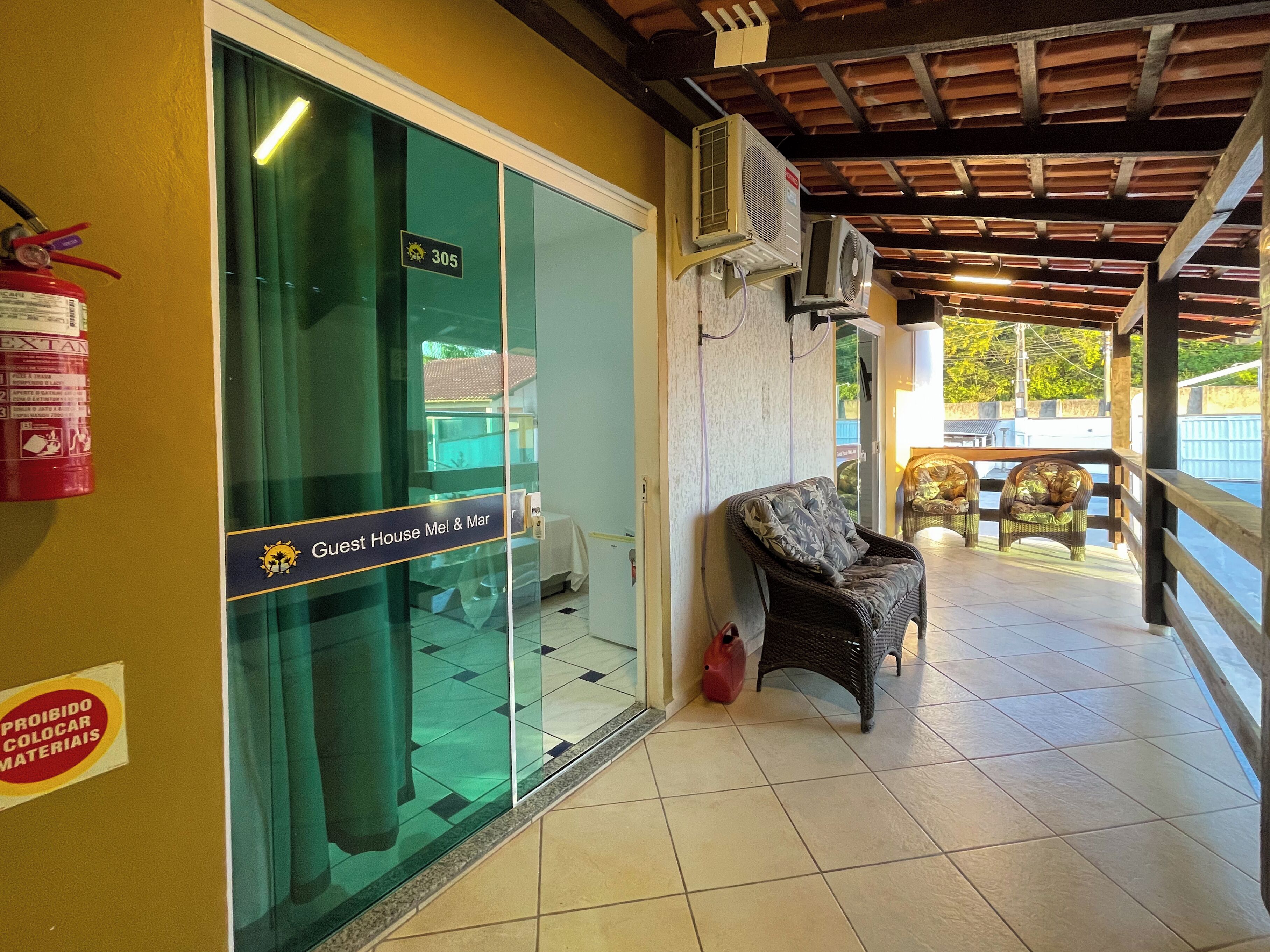 Quarto quádruplo superior, várias camas | Área de estar