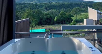 New private villa, spectacular views, private pool, jacuzzi, sun deck, A/C, WiFi