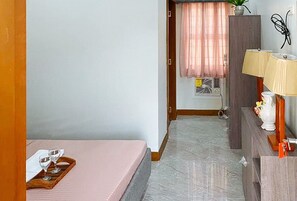 Room - Leonila S Travellers Inn (Iloilo)