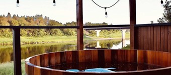 Cozy Cabin with Large Cedar Hot Tub