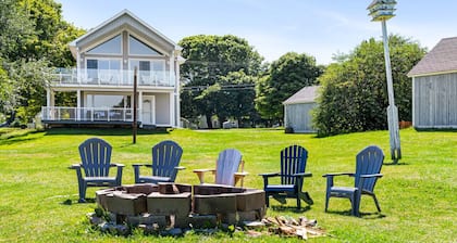 Sea La Vie- Ocean View Vacation Home