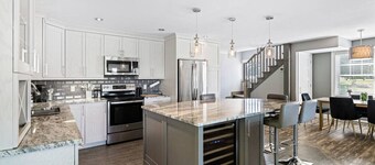 Sea La Vie- Ocean View Vacation Home
