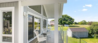 Sea La Vie- Ocean View Vacation Home