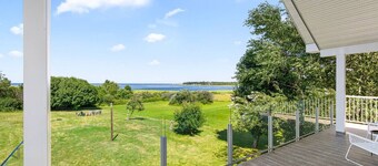 Sea La Vie- Ocean View Vacation Home