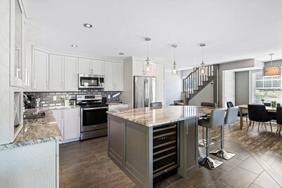 Sea La Vie- Ocean View Vacation Home