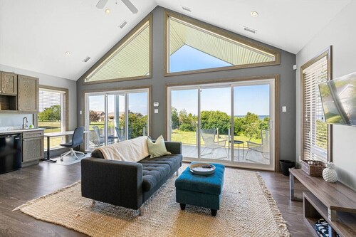 Sea La Vie- Ocean View Vacation Home