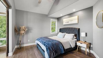 4 Schlafzimmer, Schreibtisch, Bügeleisen/Bügelbrett, Reisekinderbett