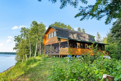 Knotty Pines 4 Bedroom with Waterfront Views