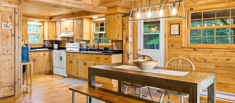 Knotty Pines 4 Bedroom with Waterfront Views