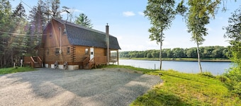Knotty Pines 4 Bedroom with Waterfront Views