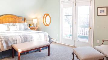 4 bedrooms, desk, iron/ironing board, free WiFi