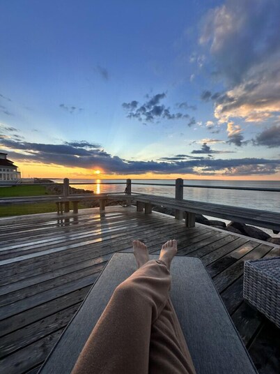 3 bedroom Waterfront Oasis