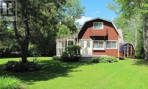 Exterior - Rustic Retreat- Bois Joli Beach (Beaubassin-est)