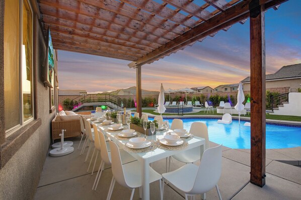 Outdoor dining